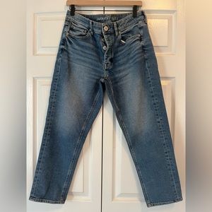 Women’s American Eagle size 8 short jeans